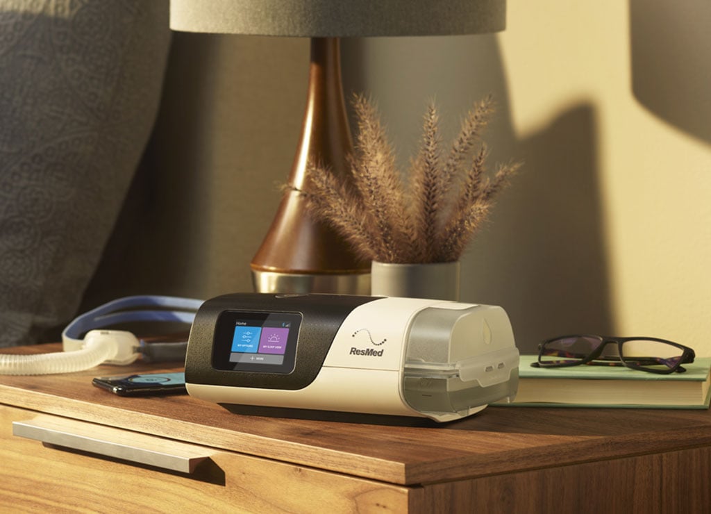 AirSense 11 CPAP machine - レスメド 日本